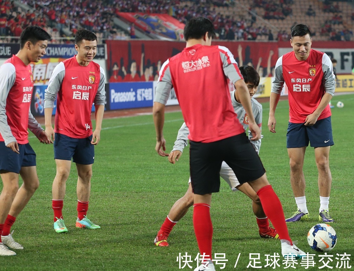剑南春｜巴萨2-0西班牙人，奥尔莫、莱万破门，加西亚献神扑