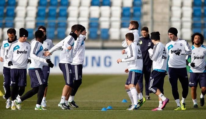 中右侧角球